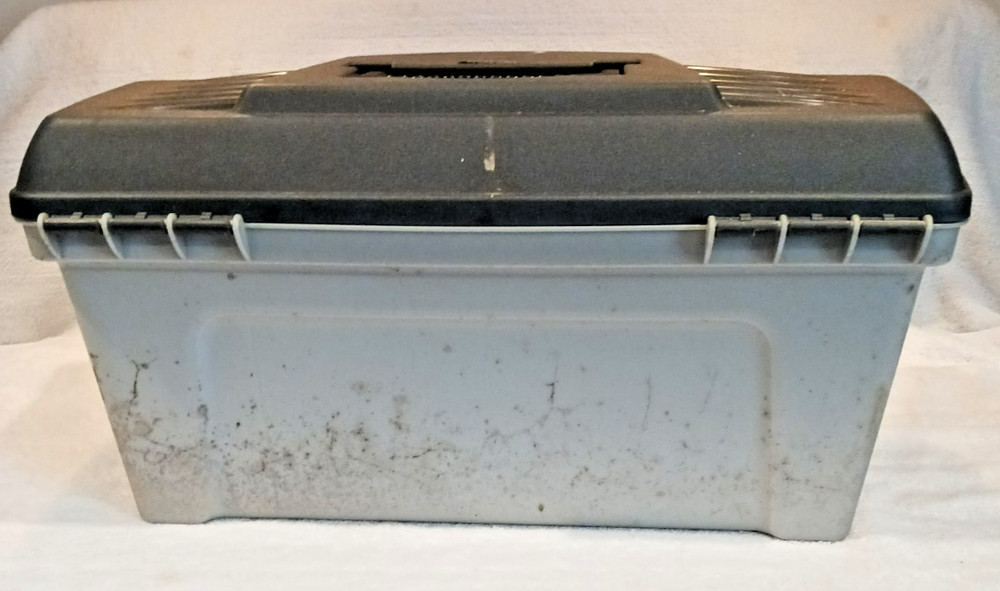 Vintage Keter Toolbox Storage with Tray 19 Inch