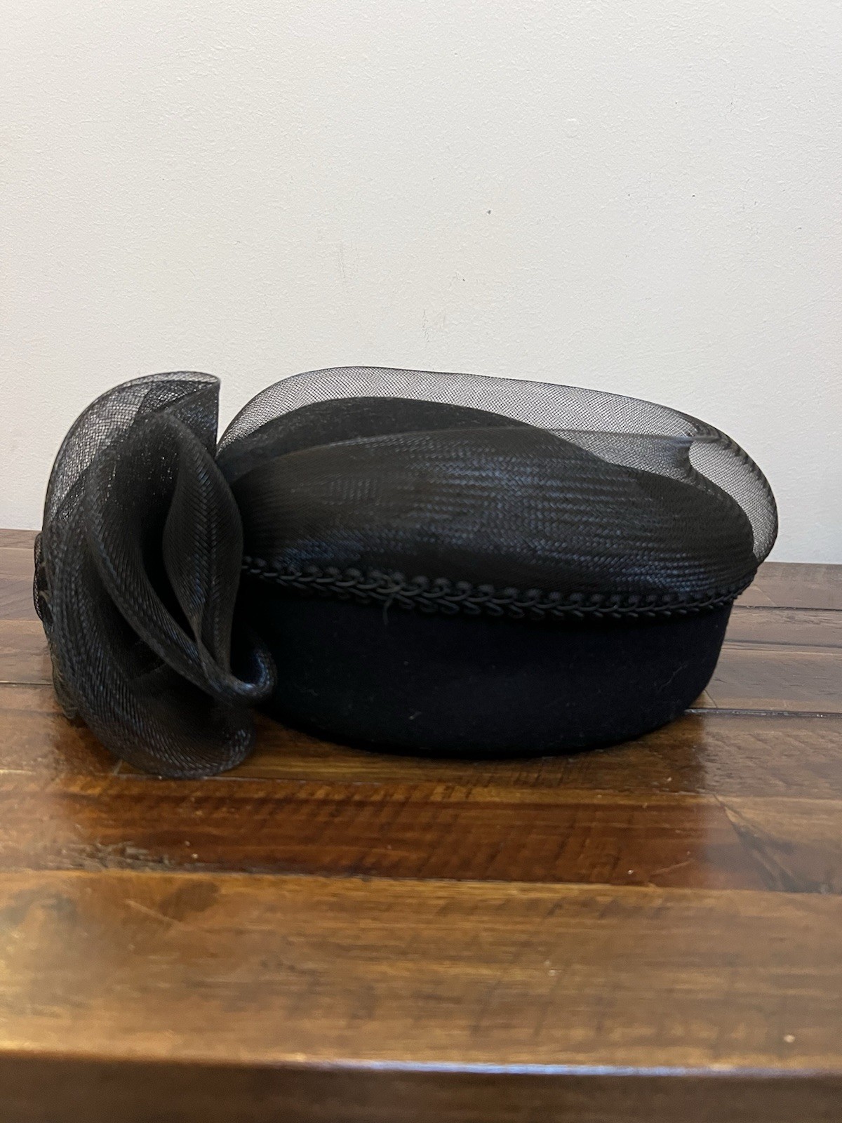 Vintage Black Wool Fascinator Hat – Retro Cocktail / Derby / 90s Y2K Style