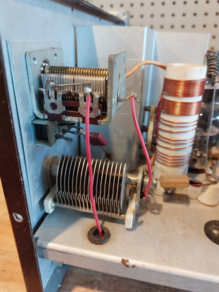 Johnson Viking Adventurer Ham CW Transmitter Assume for Parts or Not Working