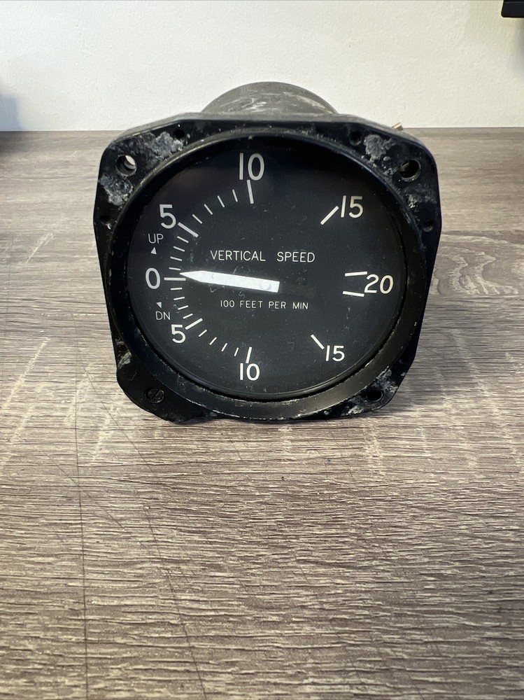 United Instruments, Inc. Vertical Speed Indicator P/N: 7000-C32