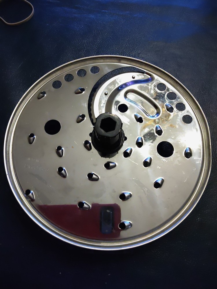 Hamilton Beach Type FP17 Food Processor Model 70575 Slicing Shredding Disc