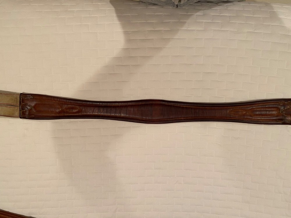 Devoucoux Late Model Hunter Girth Size 50. Used. 