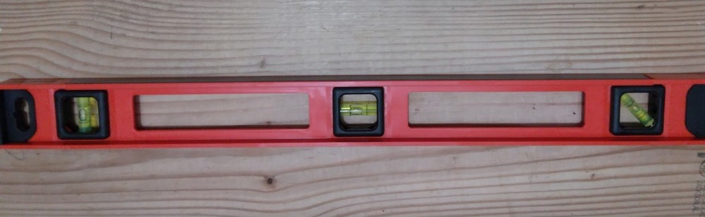 TOOL BENCH 24 inch Magnetic Box Level