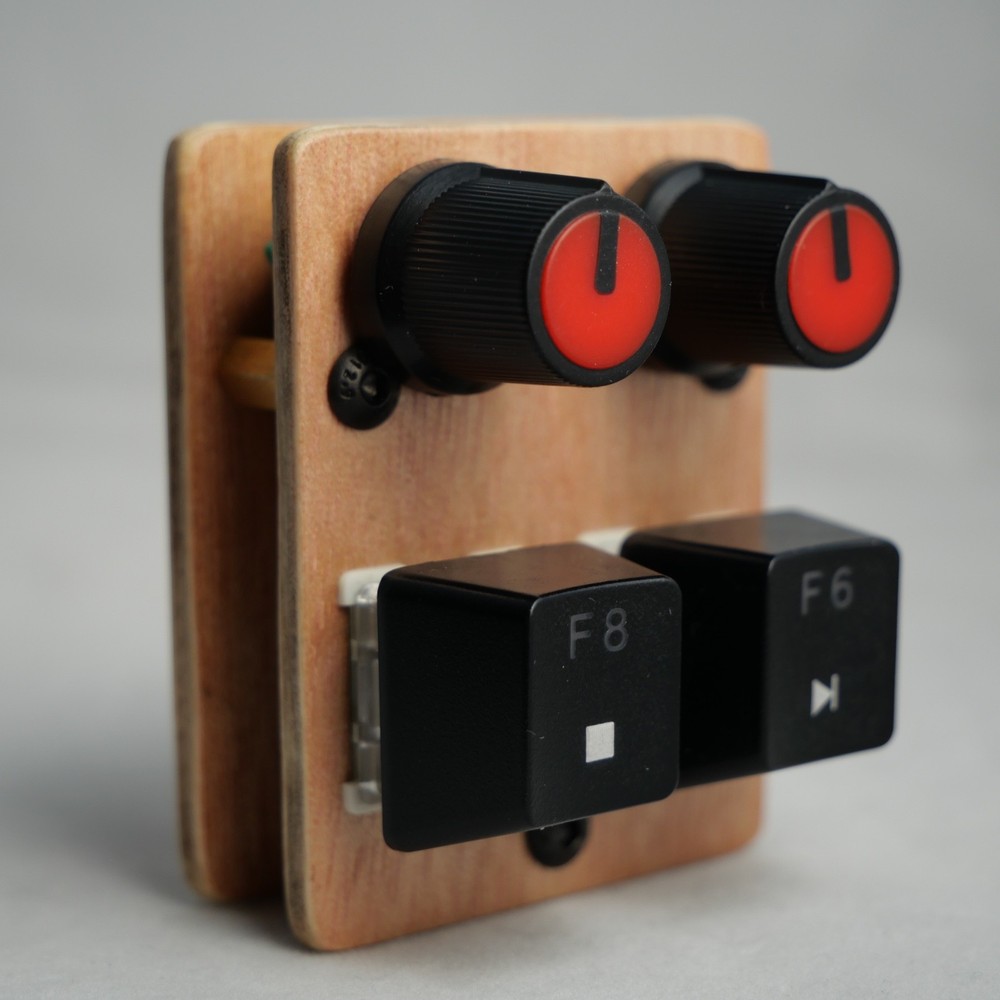 madMidiMini Compact Midi Controller with 2 Note Buttons 2 Potentiometers and LED
