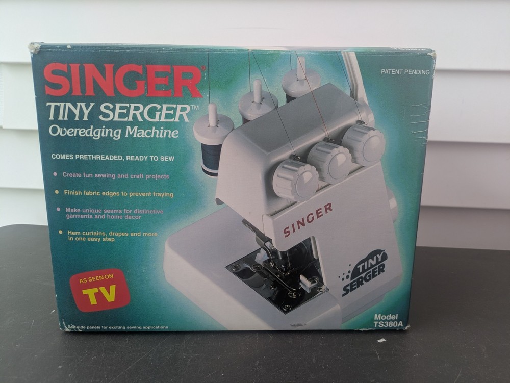 Singer Tiny Serger Electric Overedging Machine TS380A Original in Box
