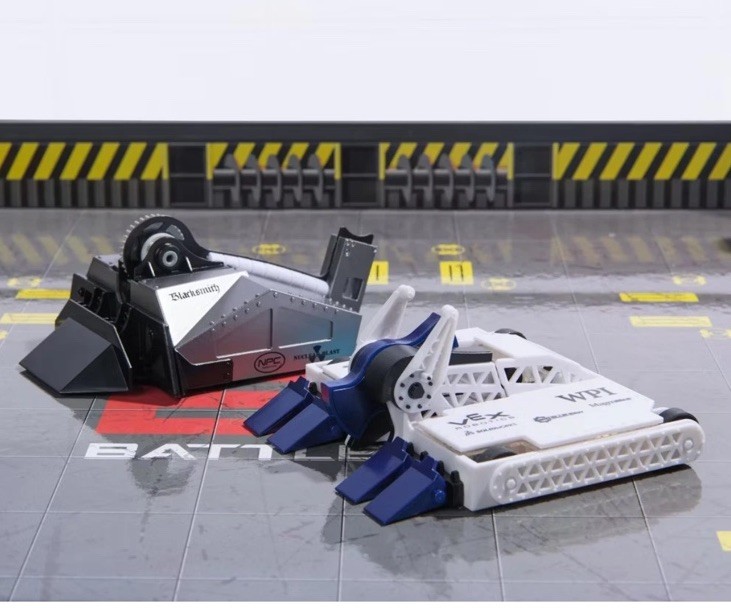 Hex Bots BattleBots ARENA 4.0 + BLACKSMITH & BITE FORCE R/C Robots