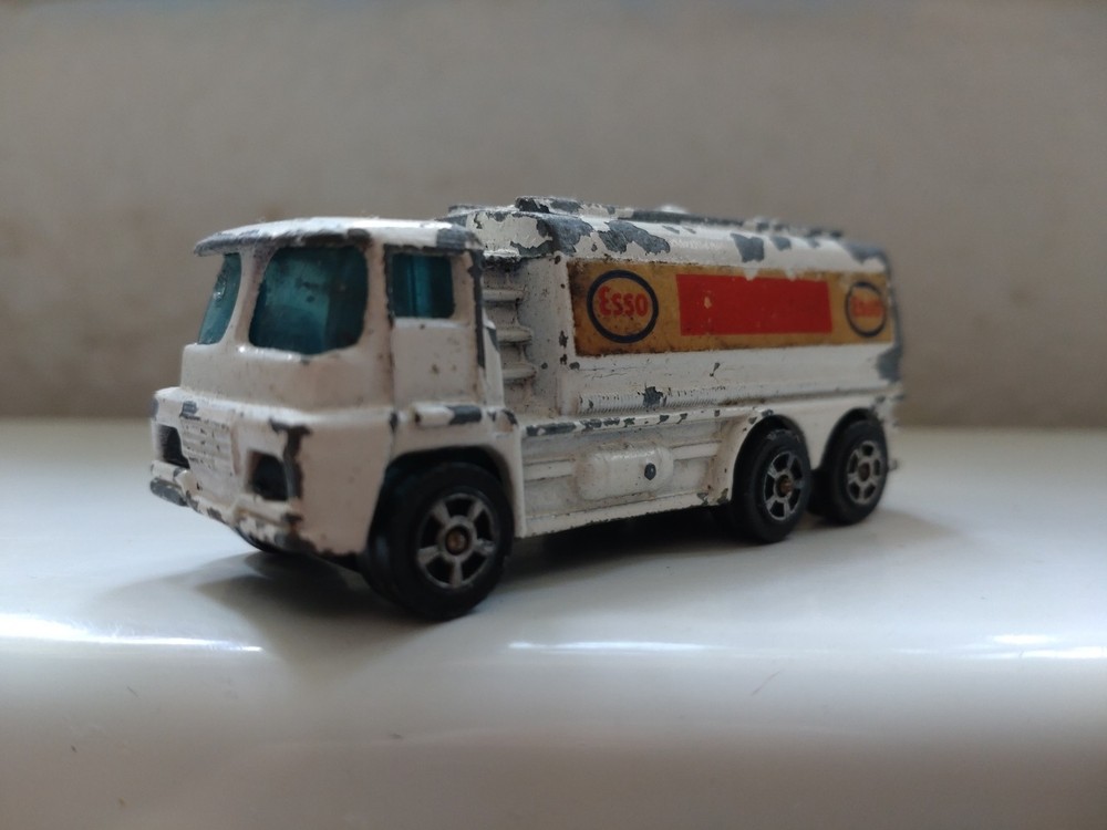 CORGI JUNIORS GUY TANKER ESSO #334