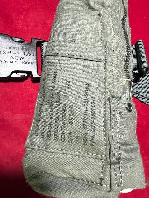 USAF US NAVY PILOT LPU-9/P. Life preserver unit.