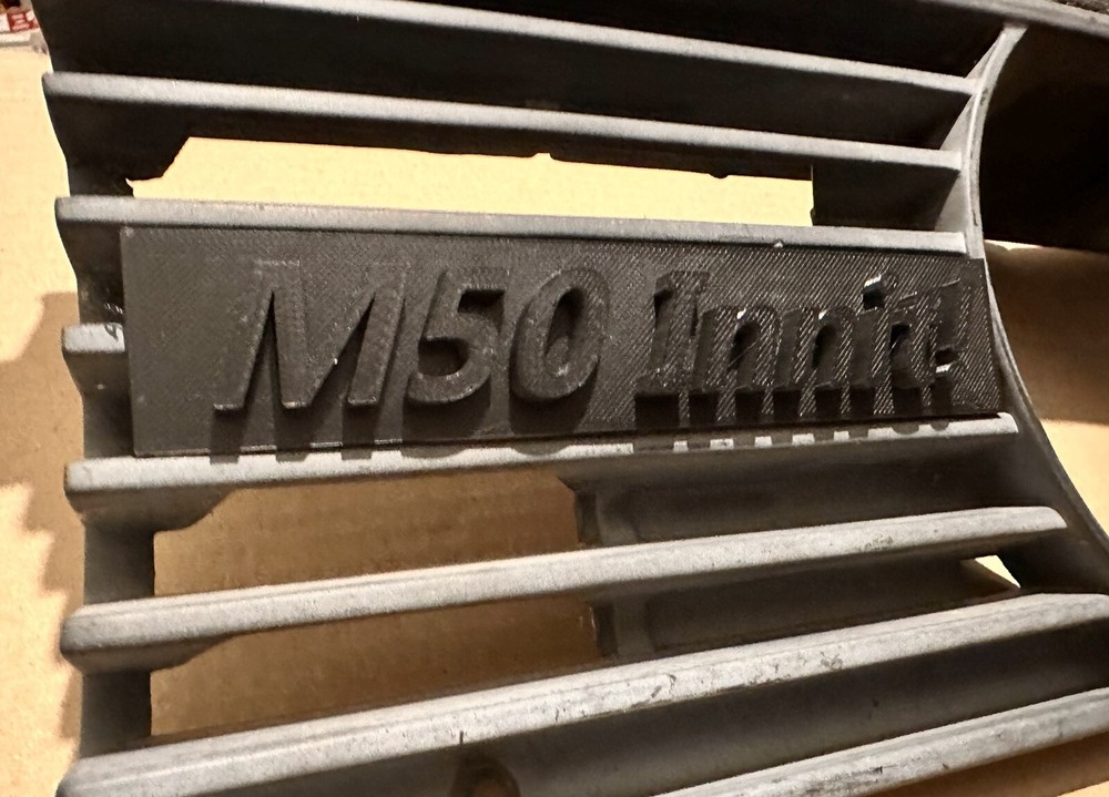 BMW E30 Grill Emblem (M50)