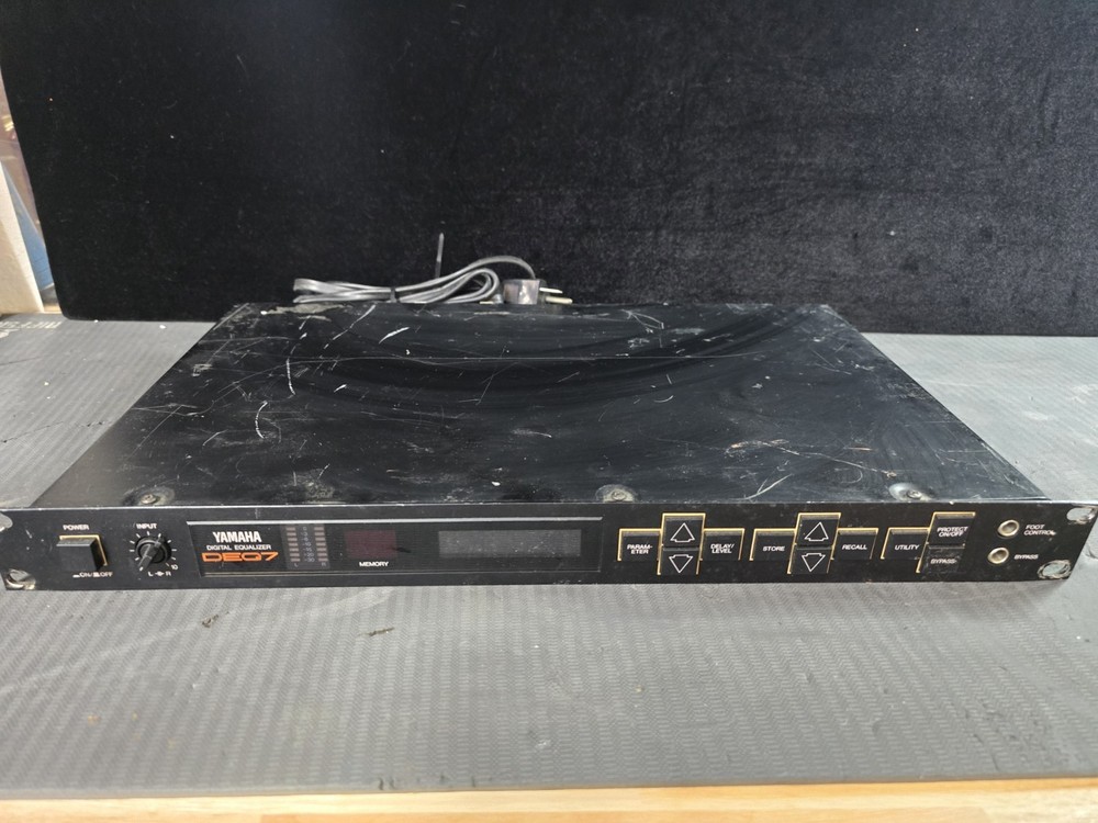 Yamaha DEQ7 Digital Equalizer