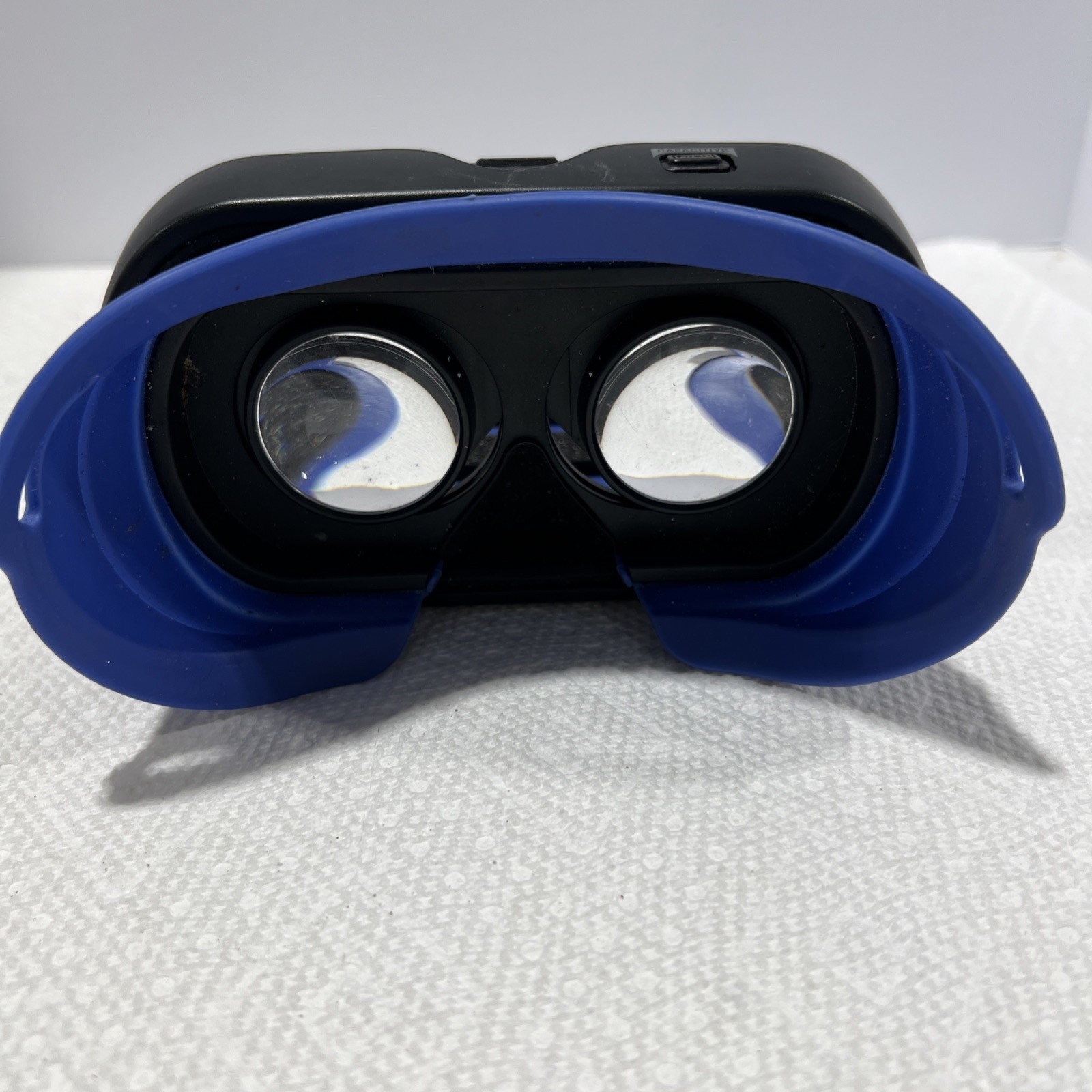 Let's Explore: VR Headset for Kids. Headset Only . Blue & Black. No Strap. B3