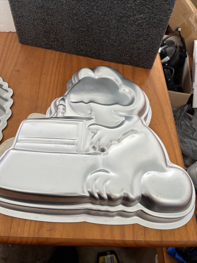 Bart Simpson And Garfield Cake Pans