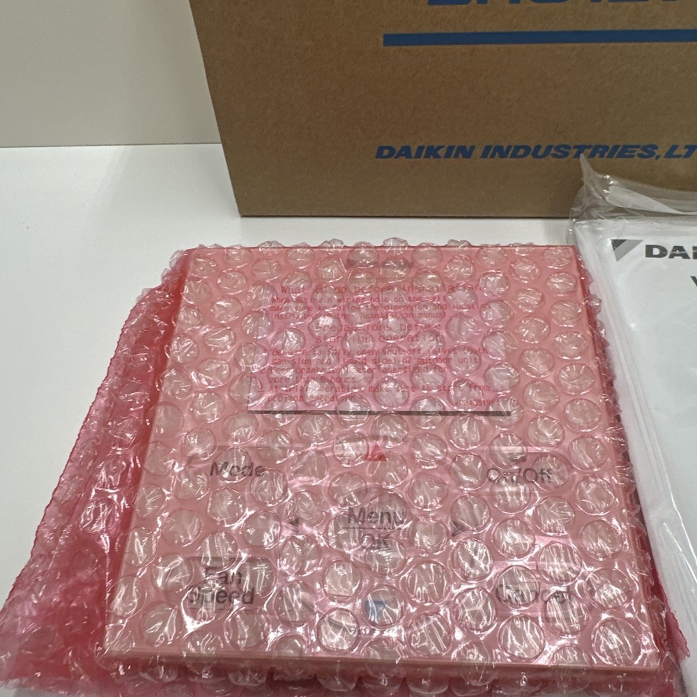 Daikin Industries LTD Remote Controller BRC1E73 New Open Box