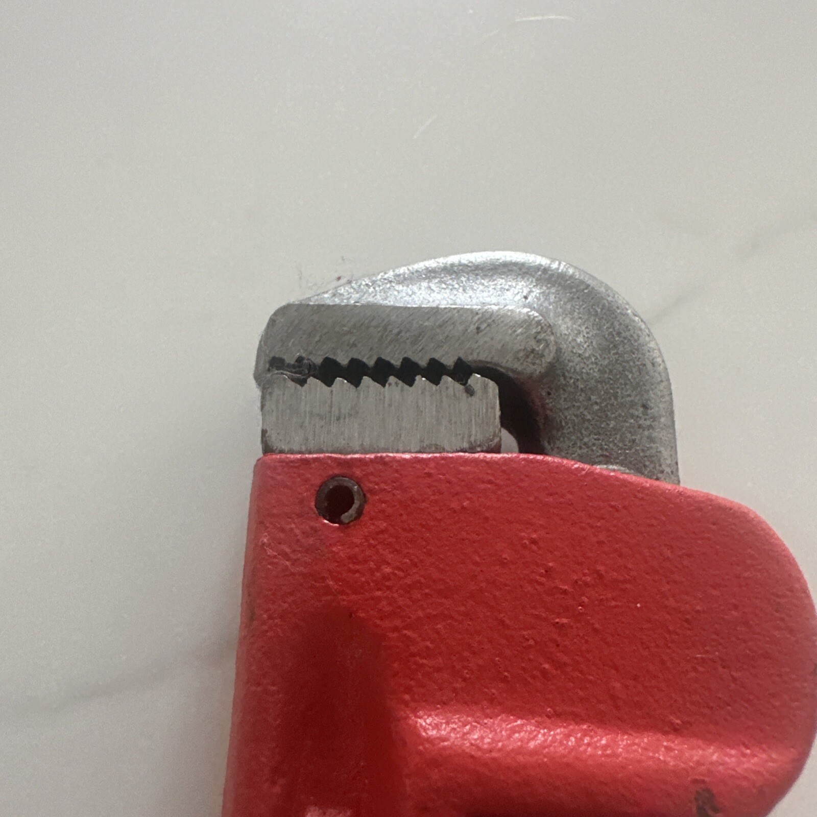 New Grizzly Industrial 8-Inch Pipe Wrench Tool - Heavy Duty