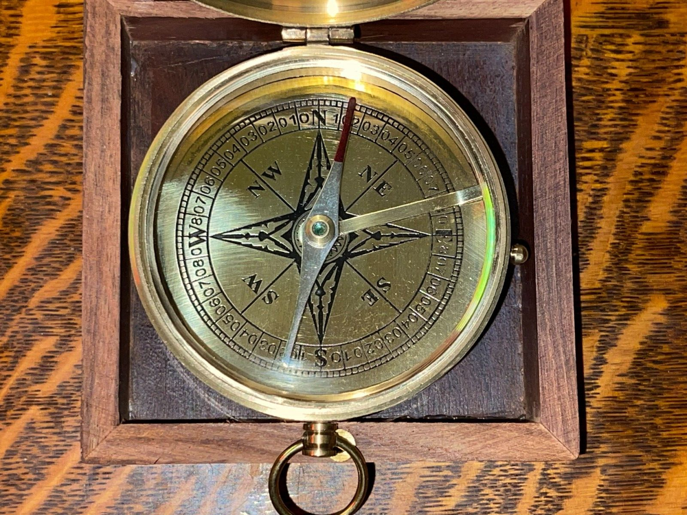 COMPASS~FLATH HAMBERG EMBLEM~ BRASS WITH WOODEN CASE