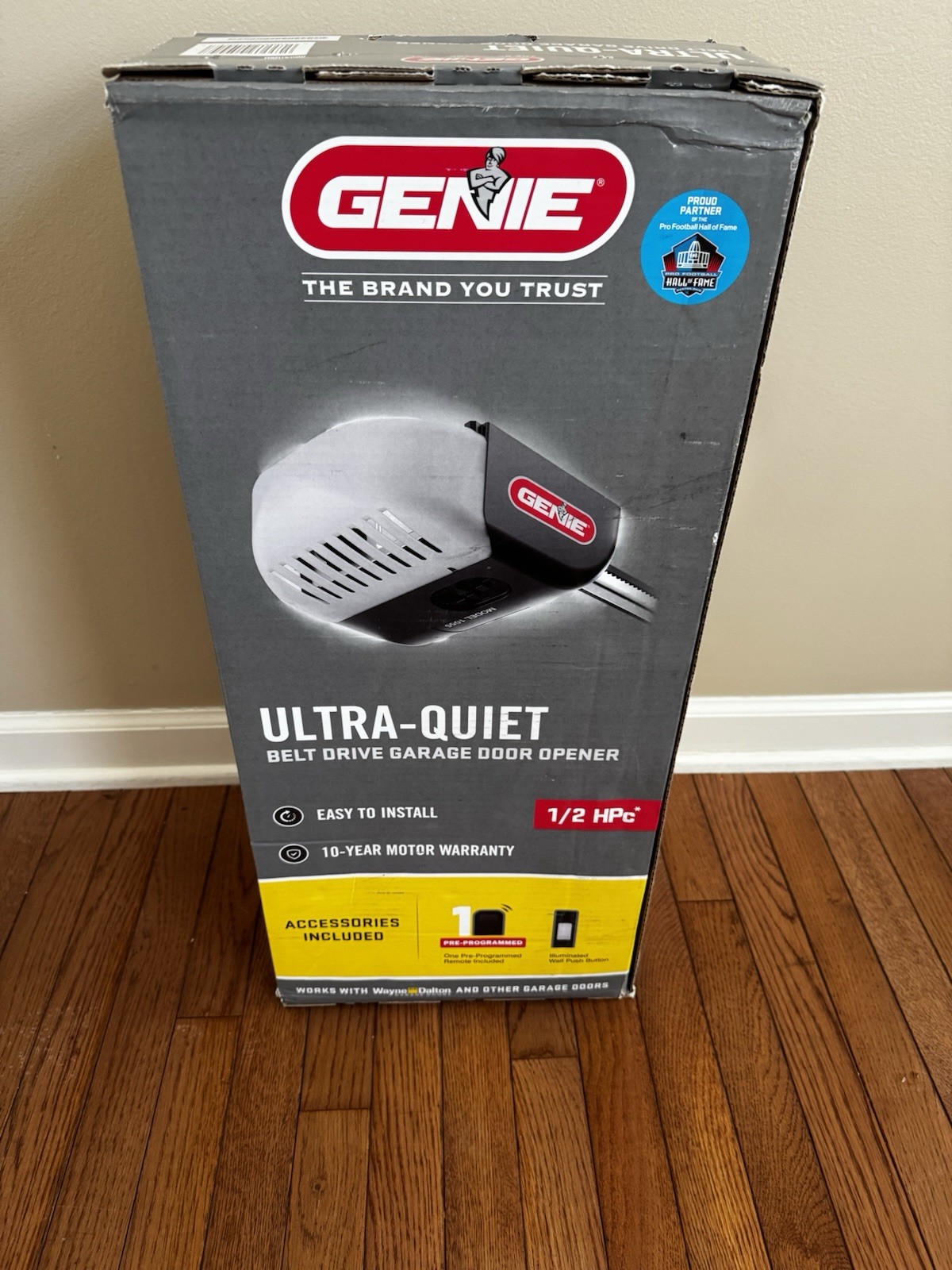 NEW Genie 1/2 HPc Quiet-Lift Belt drive Garage Door Opener, Model # 1055-VE