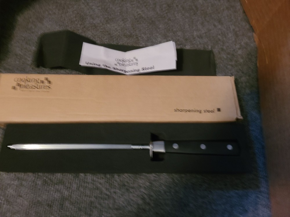 Cooking Pleasures Sharpening Steel Model #C1961A NIB