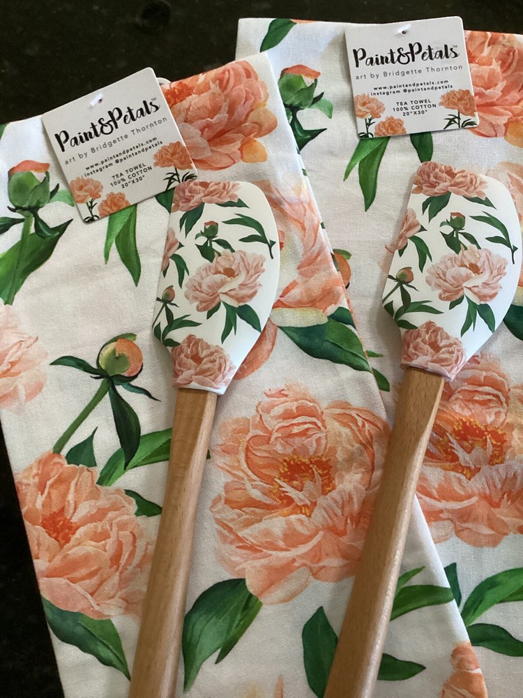 Kitchen Towels (2) with Matching Spatulas (2)
