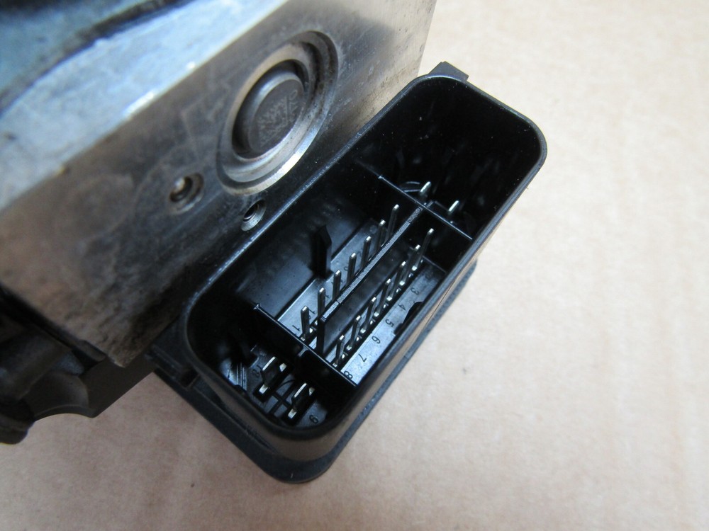 Triumph Speed Twin 1200 2019 ABS pump control unit module (14502)