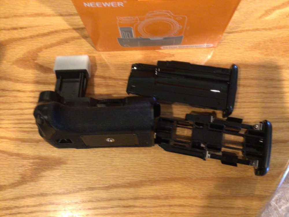 Neewer Camera Grip  Canon 550d 600d 650d 700d
