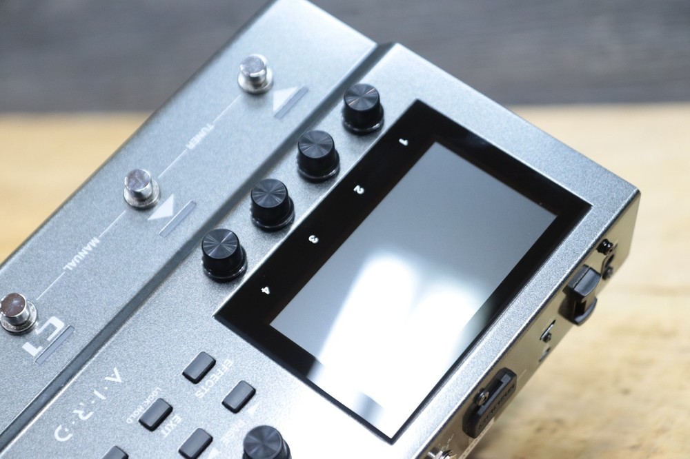 Boss GX-10 Guitar Effects Processor Compact Guitar & Bass Amp/Effects Processor