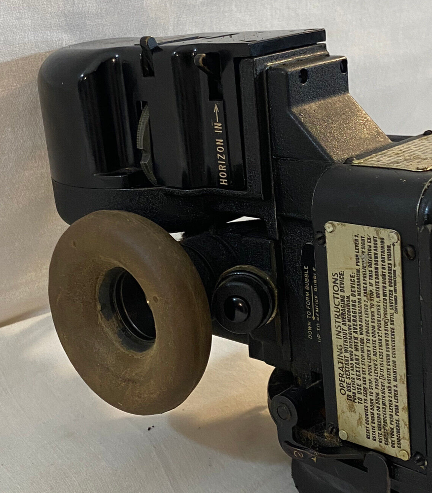 Bendix Aircraft Sextant Mark V U.S. Navy 3014-2-A Serial #2028 + Case UNTESTED