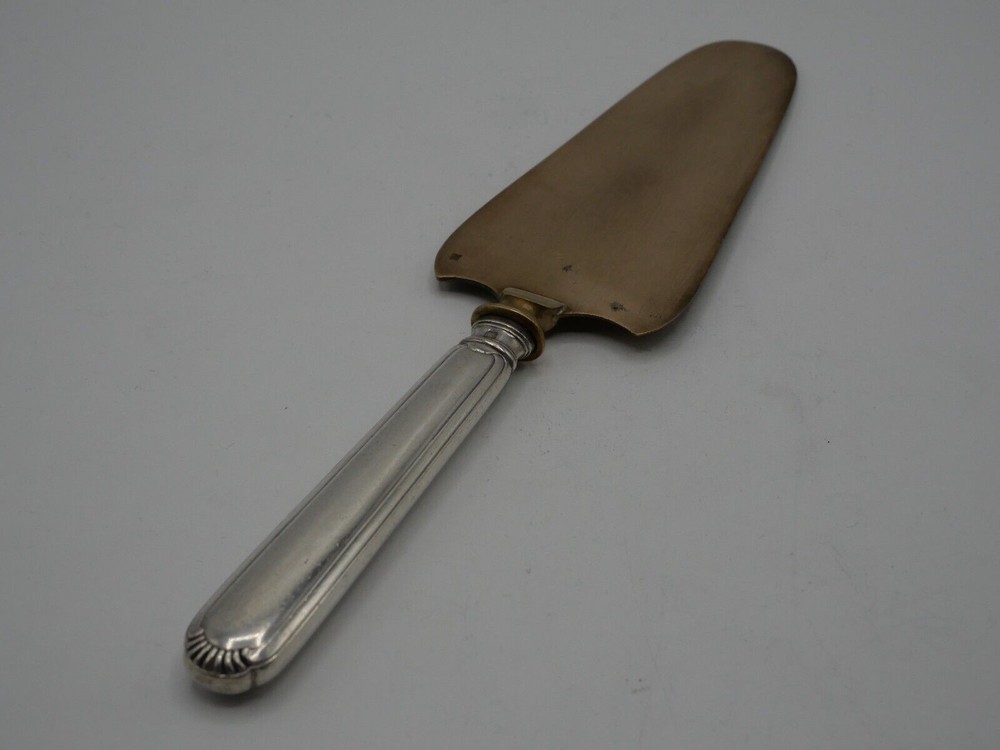 PIE SERVER SILVER HANDLE MINERVA STAMP SHELL MODEL