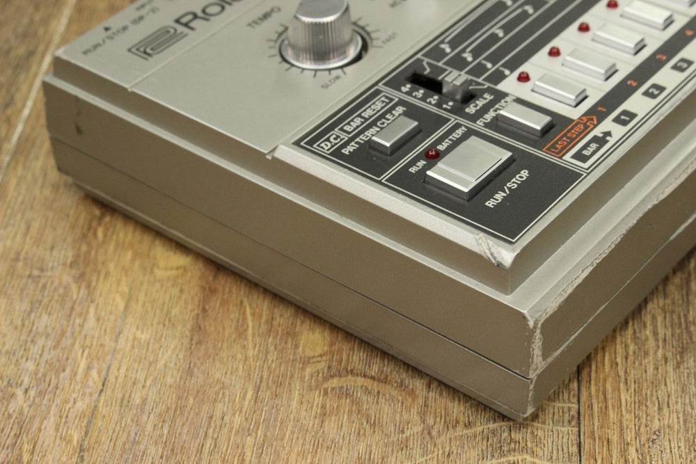 ROLAND TR-606 [80300]