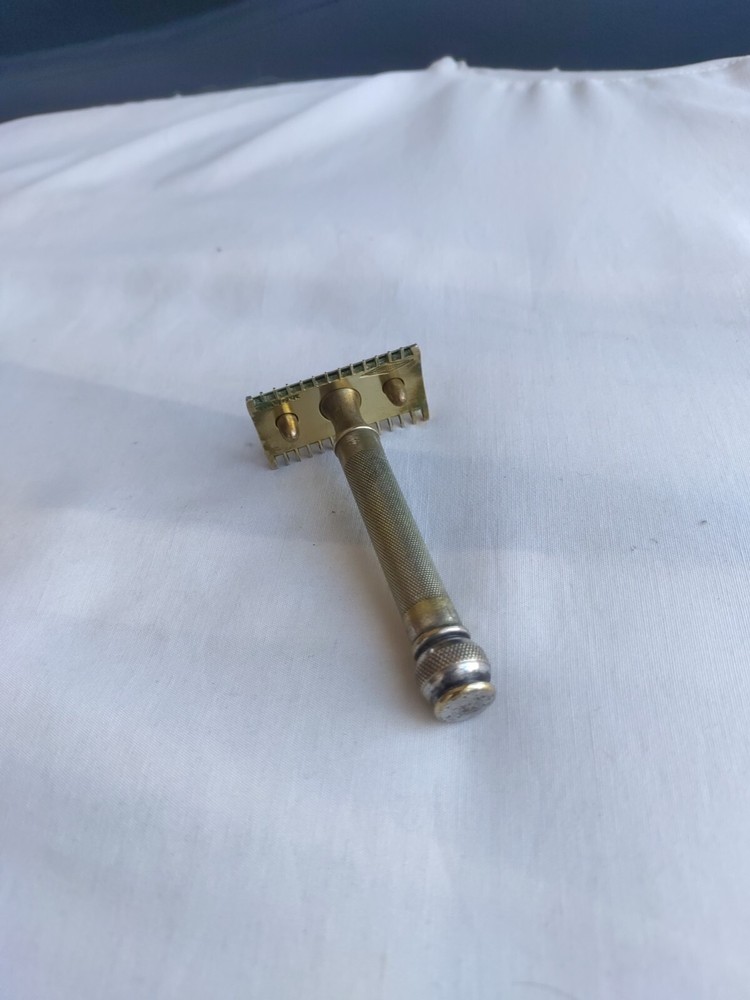 Gillette Old Type Open Comb DE Safety Razor Gold Tone (No Date Code)
