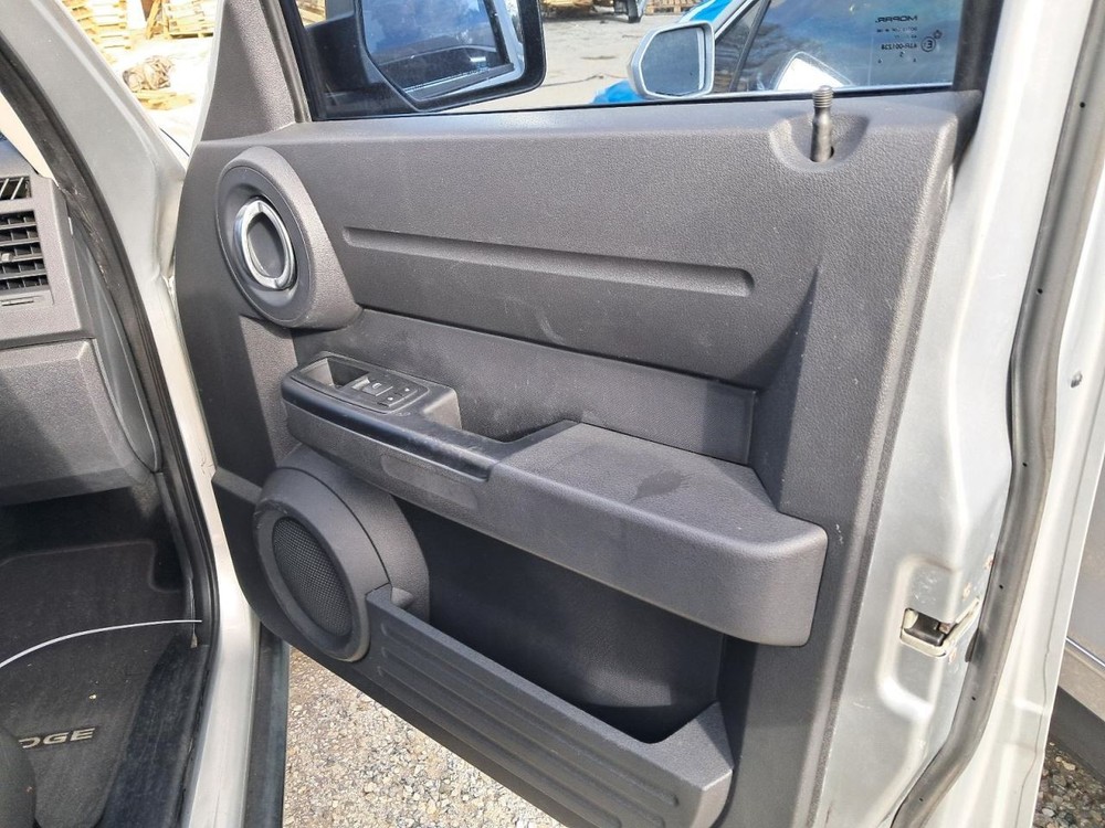 NITRO 2010 Glove Box 4902541