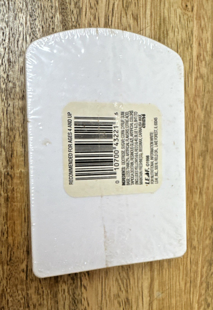 LIPSTICK Bubble Gum Compact Container Unopened Vintage 1996 Leaf