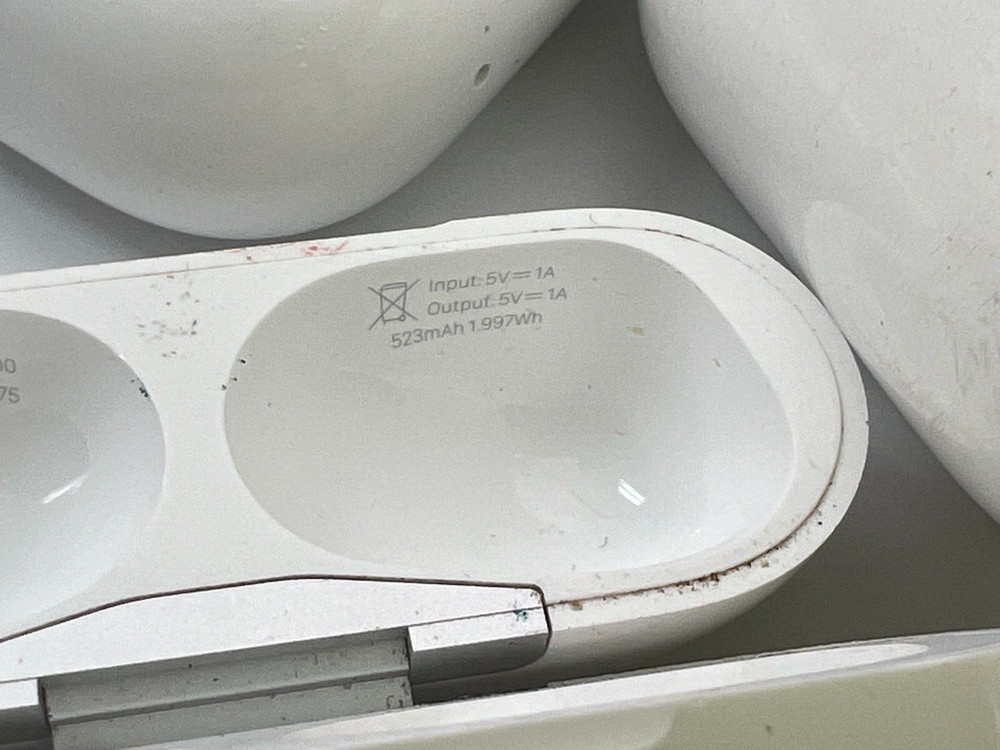 Genuine Authentic Replacement Apple Airpods Pro 2 A2700 2nd Gen Charging Case