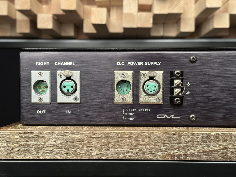 GML 8200 Series II 2-Channel Parametric Equalizer with Power Supply. GML8200
