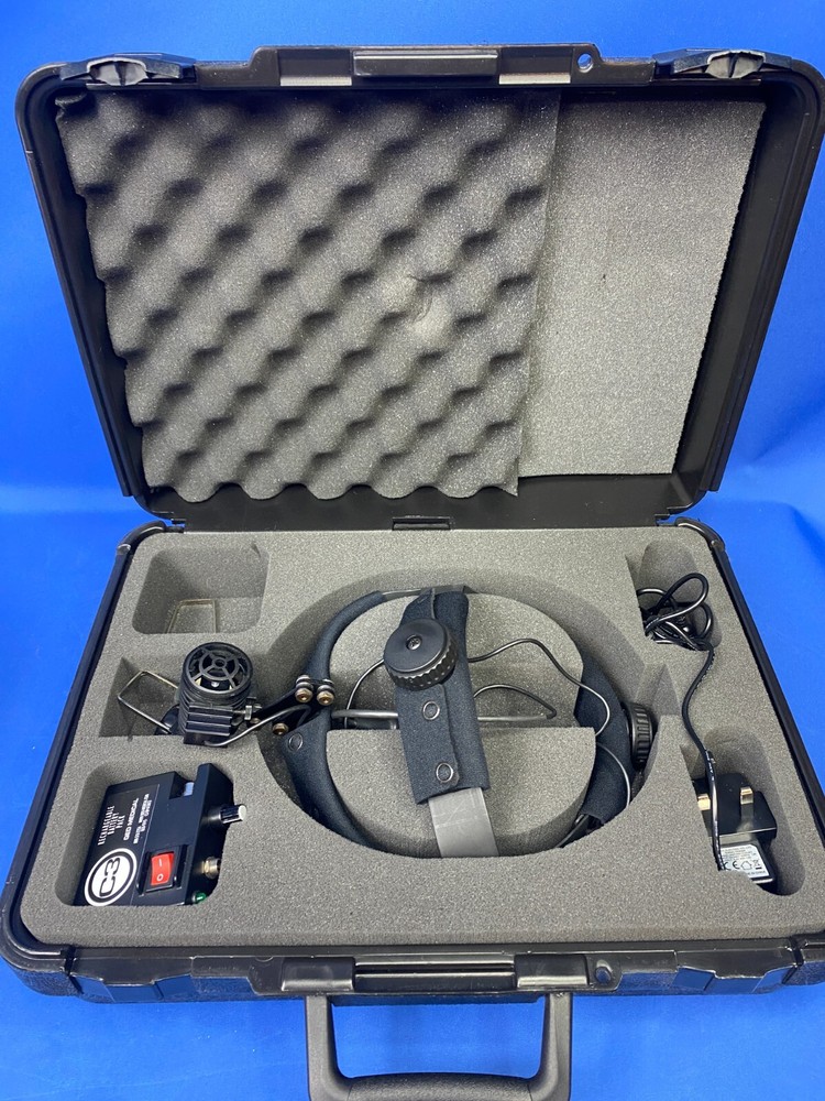 QED C3 LED Portable Surgical Headlight System & Case