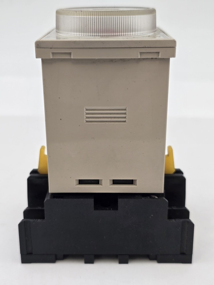 Omron H3CR-A 24VDC Solid State Multifunctonal Timer Contact 5A 250V 2-M4X30 Base