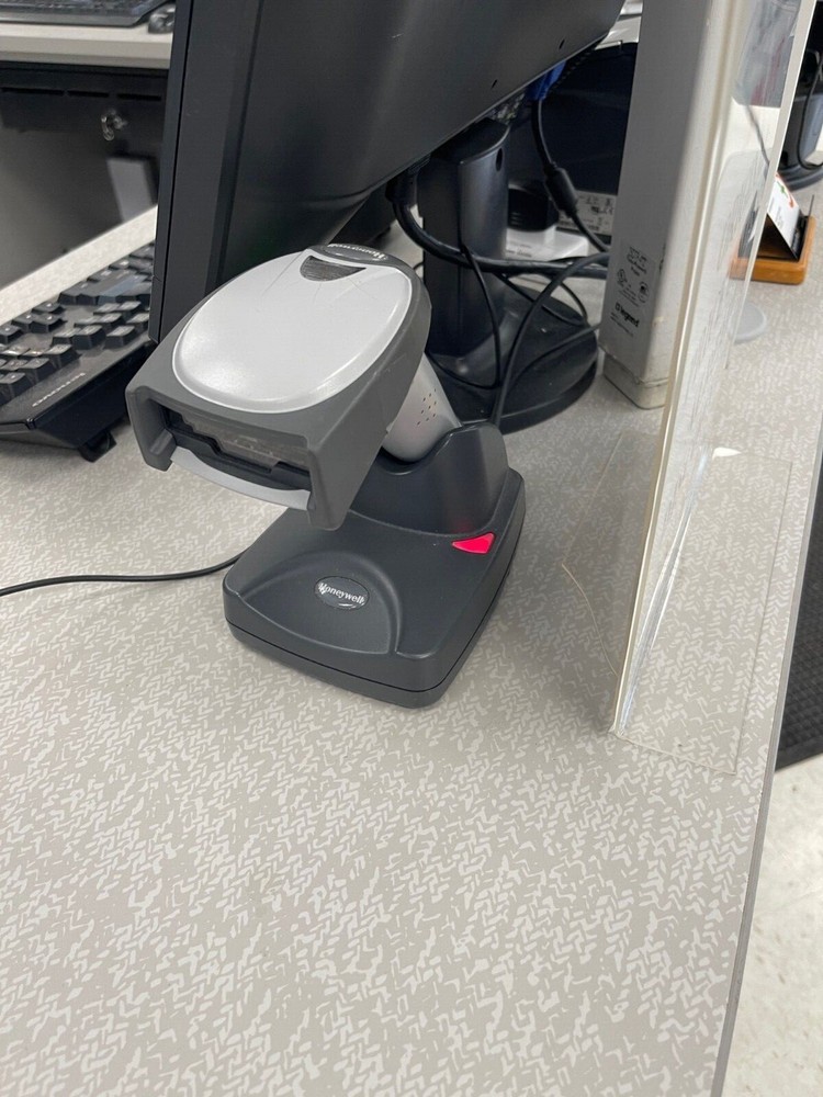 HP Computer, w/Ingenico, scanner, receipt printer, label printer & cash drawer