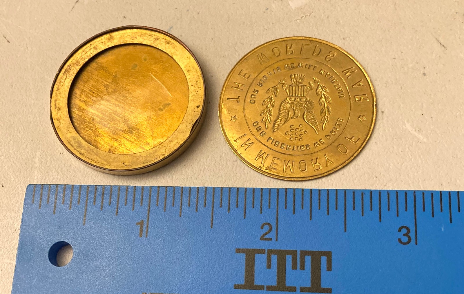 1917 US WWI IN MEMORY COIN PICTURE LOCKET