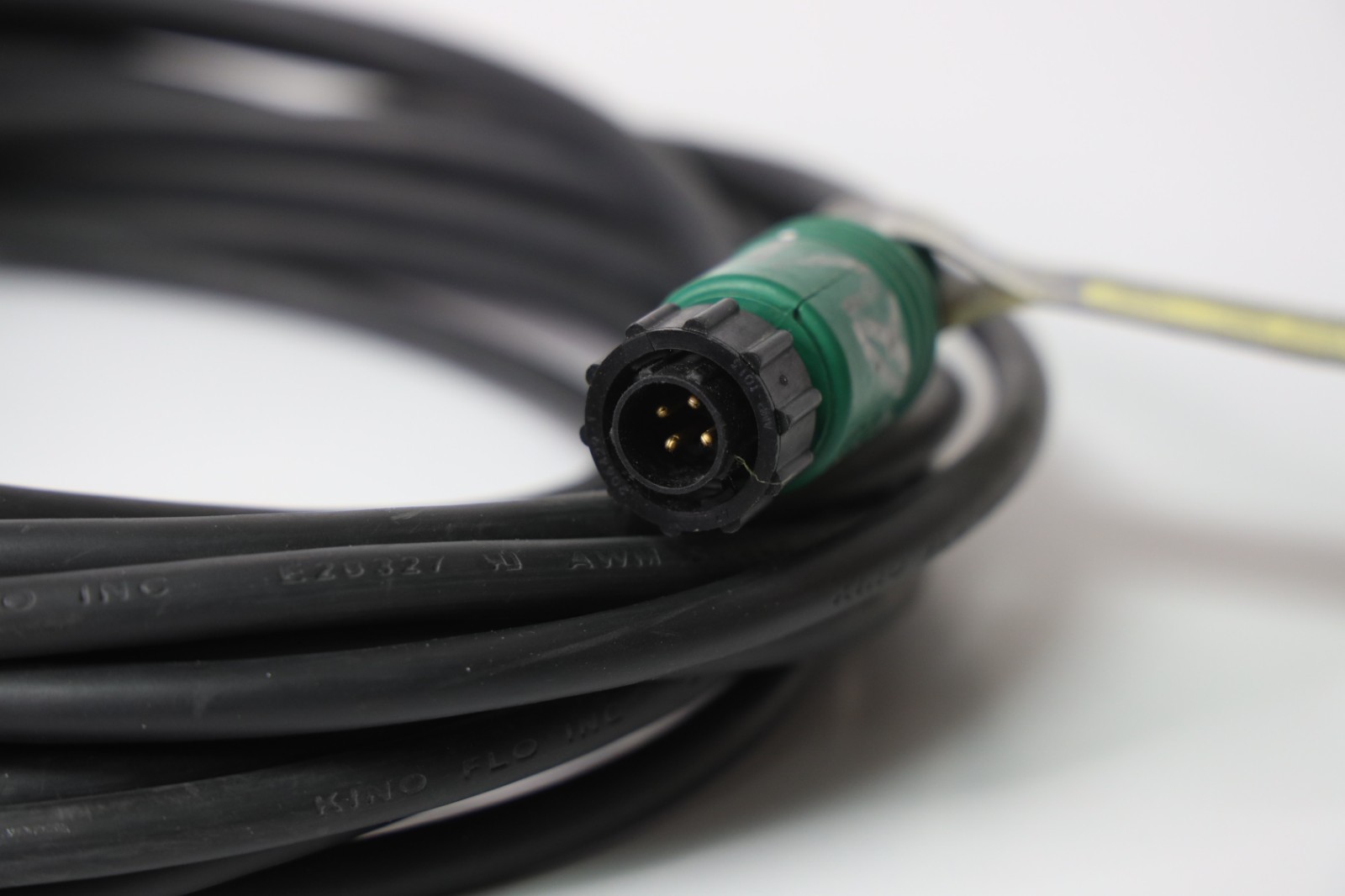 Kino Flo FIX-241 2ft 1-Bank Light w/ BAL-105 Ballast & Cable – Tested