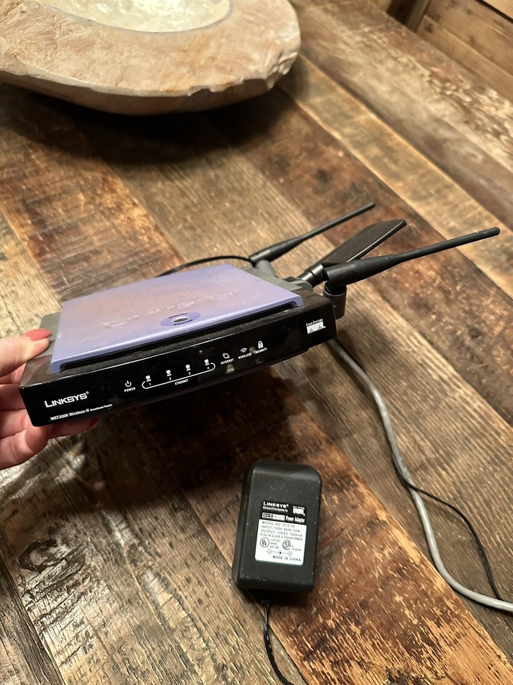 Cisco-Linksys Wireless N WRT300N v1