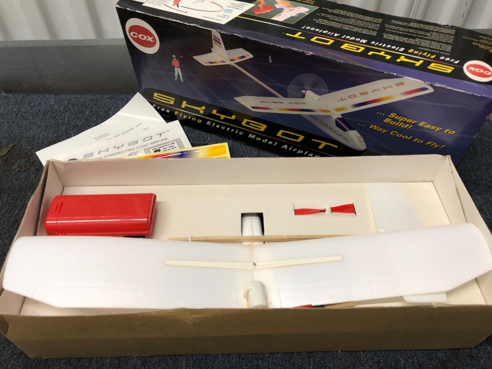 NEW BOXED COX #5840 SKYBOT ELECTRIC MODEL AIRPLANE BUILD & FLY