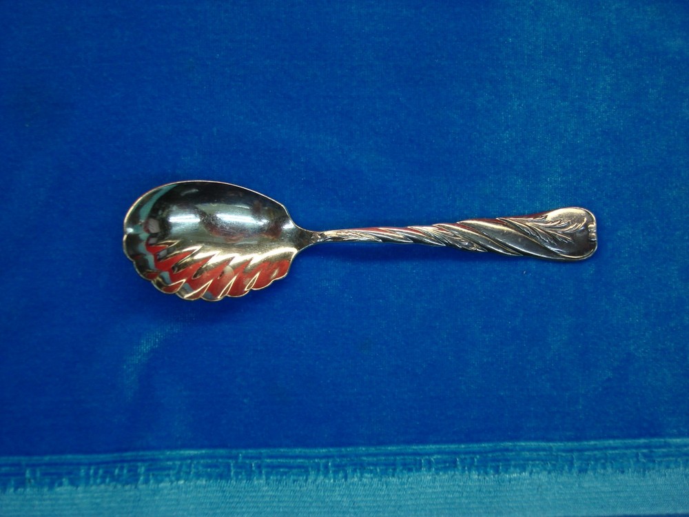 REED & BARTON SILVER PLATE - LE LOUVRE PATTERN SUGAR SPOON - NICE - PATD. 1888