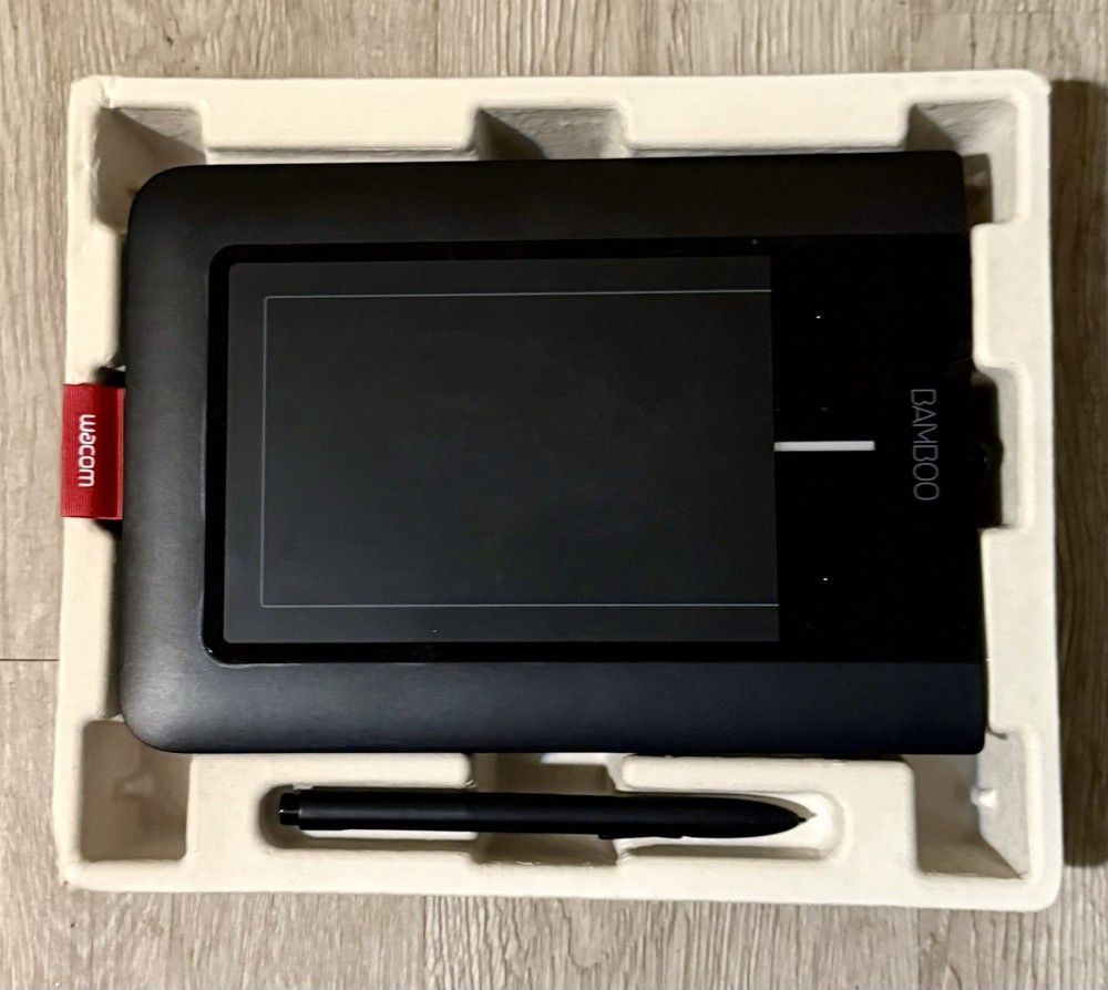 Wacom Bamboo Touch Tablet CTH-460 USB Graphic Design Drawing
