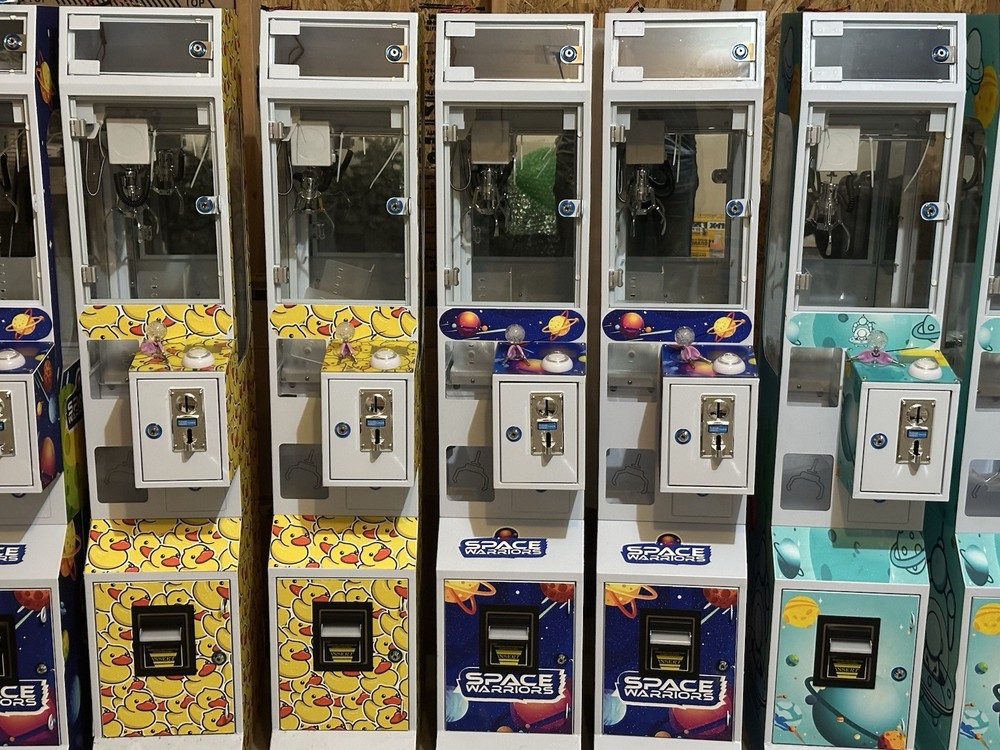 Mini Claw Machine - Space Warrior And Rubber Duck Theme