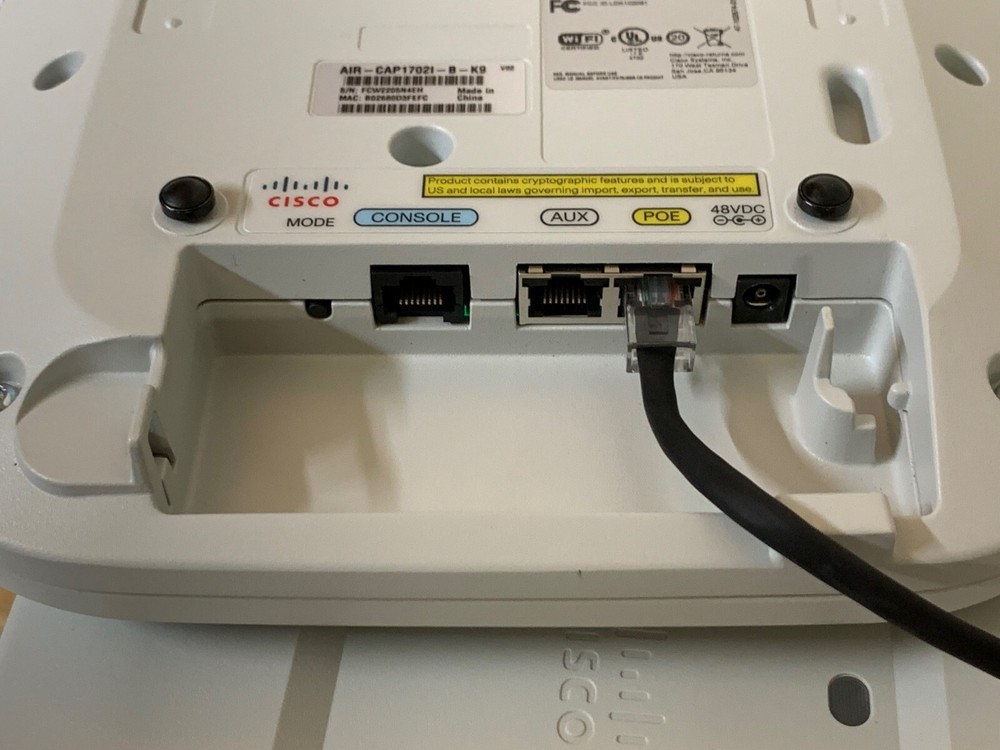 Cisco access point AIR-CAP1702I-B-K9 w/install brackets (both)