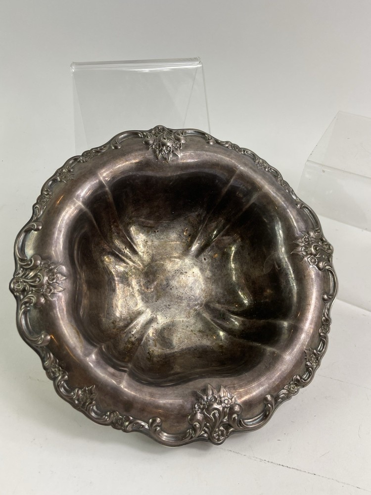 Compote Low Fruit Bowl Silver Plate 10" diameter Grapes Fruit Maker Unknown