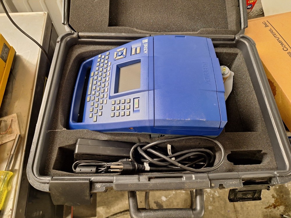 Brady BMP71 Thermal Label Printer with Case & Labels * Excellent Condition