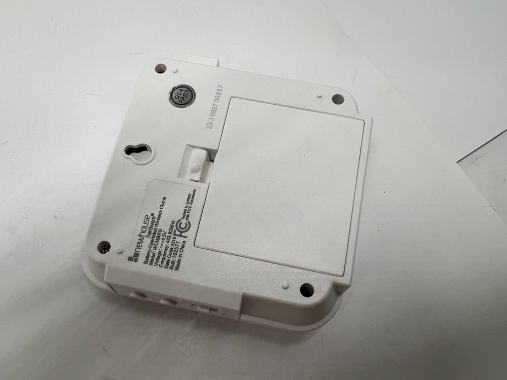 Newhouse Hardware Wireless Chime with LED Light & Push Button WCMBRG White