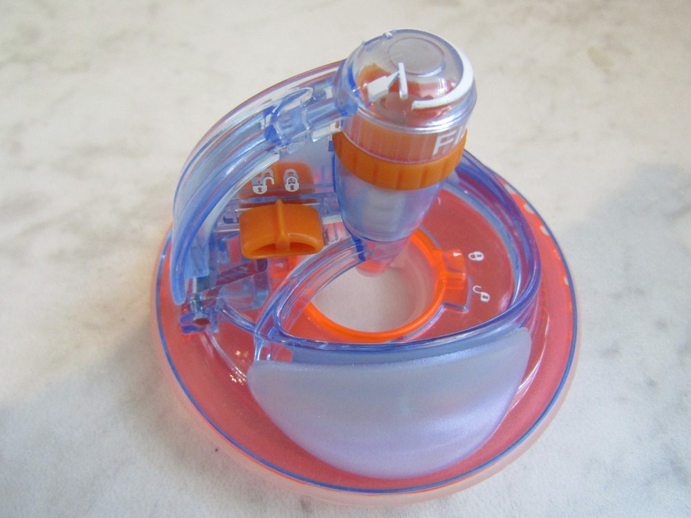 FISKARS Ultra ShapeXpress Die Cut Shape Cutter Tool