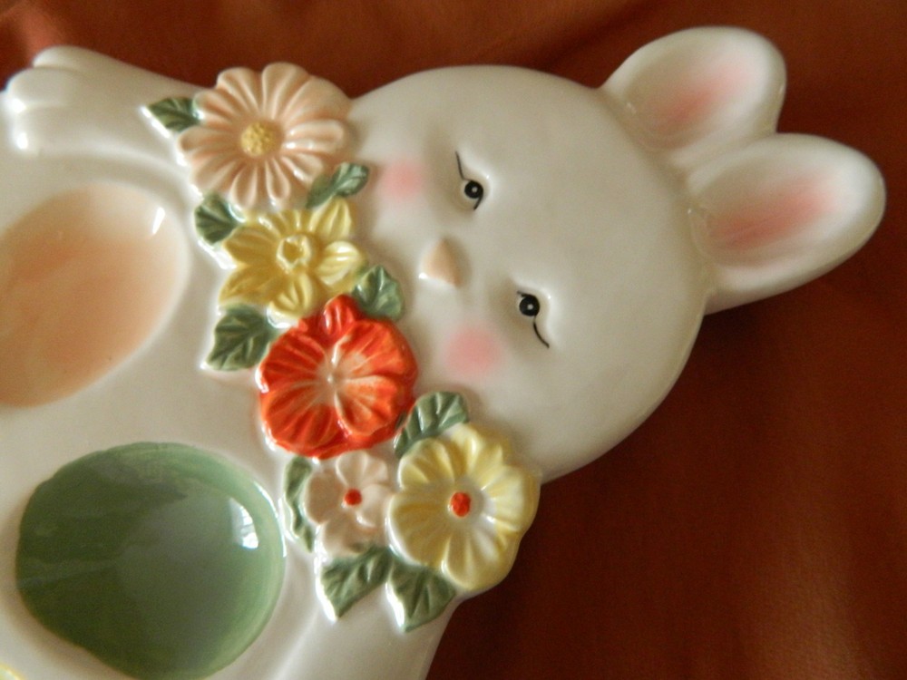 DUSK ROGER BUNNY Ceramic Serving Egg Plate Platter Bunny Flower Butterfly EASTER