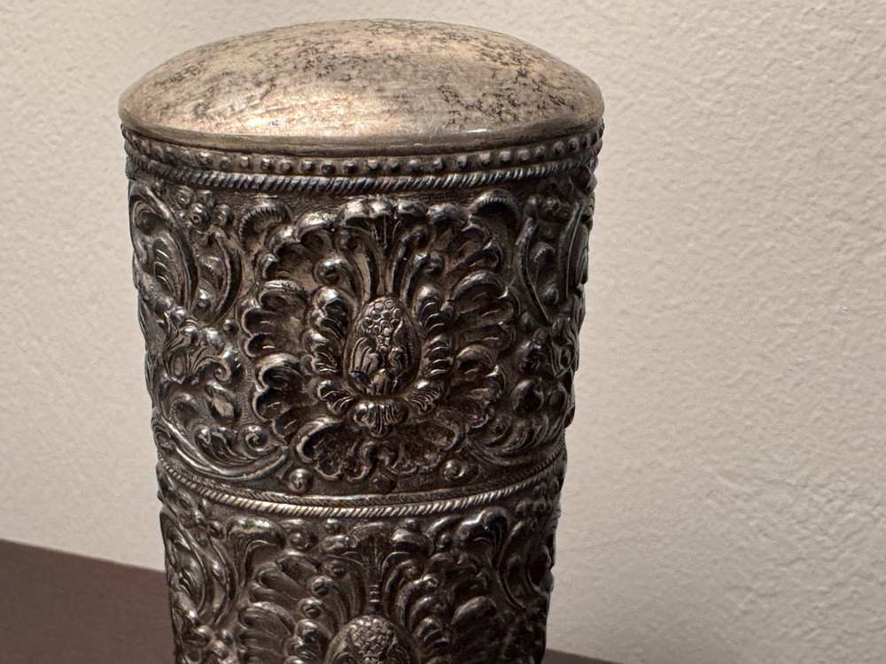 Beautiful Ornate 800 Silver Table Top Lighter!